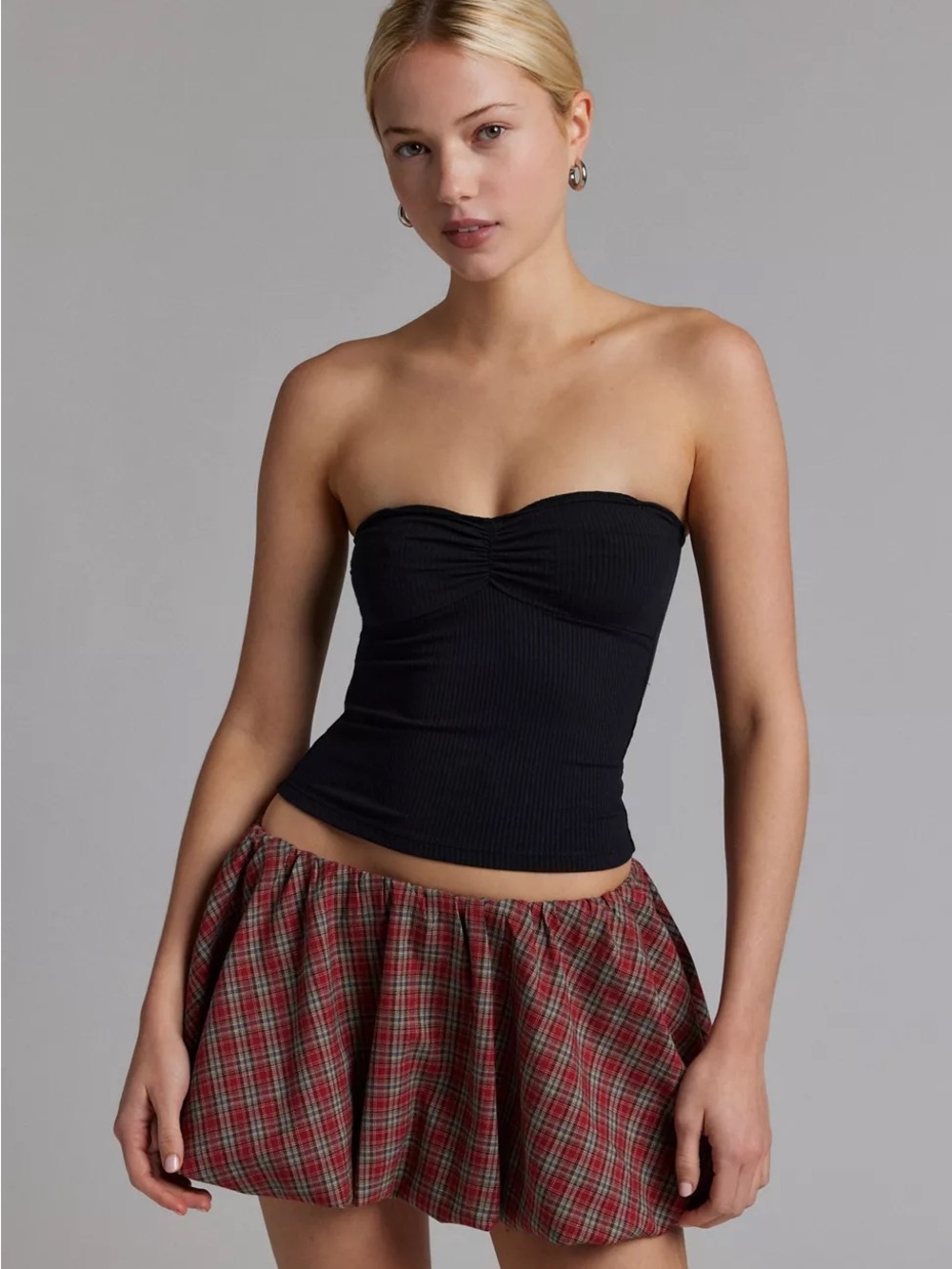 Urban Outfitters BDG Carla Sweetheart Neckline Ribbed Knit Tube Top
